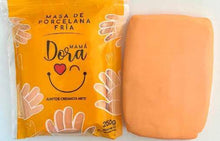 Carica l&#39;immagine nel visualizzatore di Gallery, PORCELLANA COLORATA MAMA DORA
