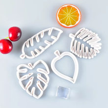 Carica l&#39;immagine nel visualizzatore di Gallery, Cutter in plastica foglie 🍁
